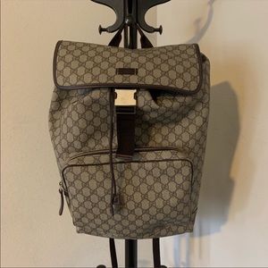 Gucci GG supreme full-size back pack
